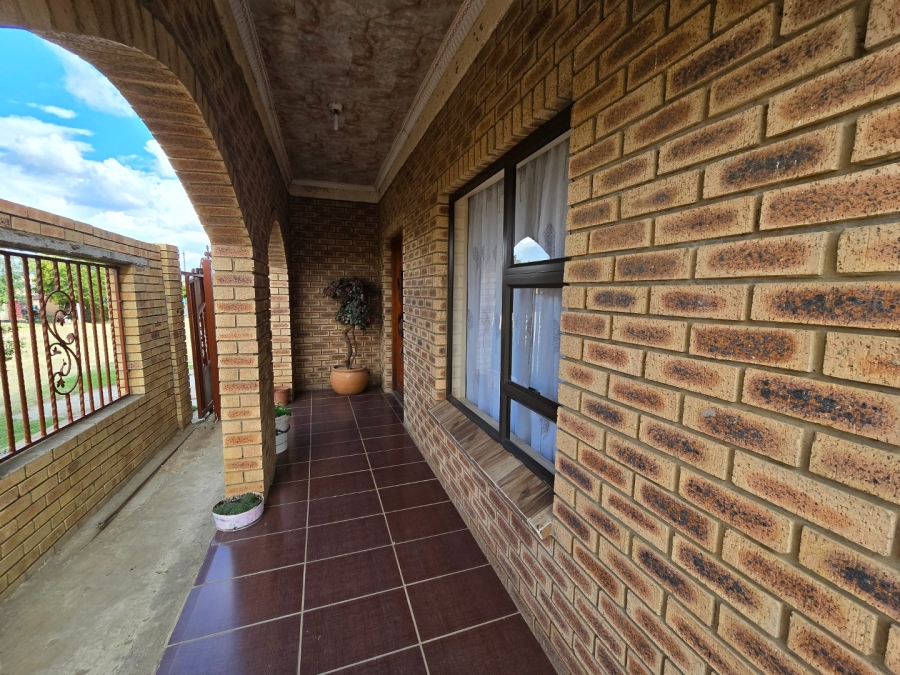 3 Bedroom Property for Sale in Bohlokong Free State